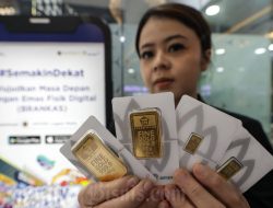 Harga Emas Antam Hari Ini Turun Jadi Rp2.327.000 per Gram