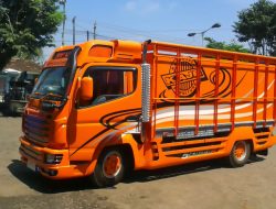 Truk Bawang Terguling di Tikungan Jalan Ir H Juanda Ciamis, Ini Kondisi Sopir