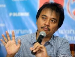 Roy Suryo Dicekal Keluar Negeri, Ia Hanya Tersenyum