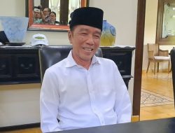 Foto Jokowi Membaca Buku “Dahsyatnya Siksa Kubur” Dicurigai Hasil Manipulasi