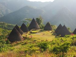 Pesona Alam Eksotis Wae Rebo, Kampung di Atas Awan yang Memikat Dunia