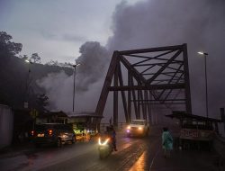 Jalan Lumajang-Malang Sementara Tertutup Akibat Erupsi Semeru, Kementerian PU Tangani Kerusakan
