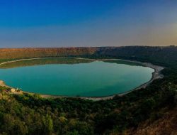 6 Kawah Meteor Paling Unik di Bumi, Ada yang Jadi Kota Kecil!