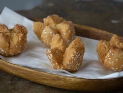 Cara Membuat Onde-Onde Lezat dan Lembut dengan Tepung Saja