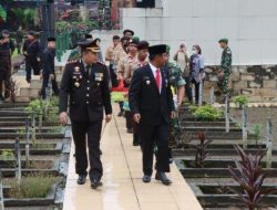 Kapolres Mateng Ikuti Ziarah Peringati Hari Pahlawan ke-79