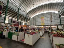 Cari makanan lezat dengan harga terjangkau di Pasar Klojen Malang, 4 tempat wajib dikunjungi!