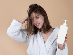 5 cara mengatasi kulit kepala berminyak dan gatal