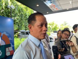 Menteri LH Buka Suara soal Banjir Sumbar, Tutupan Hutan di Bawah 30 Persen