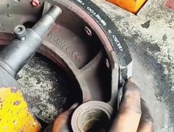 Otomotif: Swap Baterai vs Pengisian Listrik Biasa, Mana Lebih Hemat?