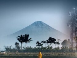 Internet kini turun dari langit, sinyal hingga kampung, tapi hujan datang lebih dulu